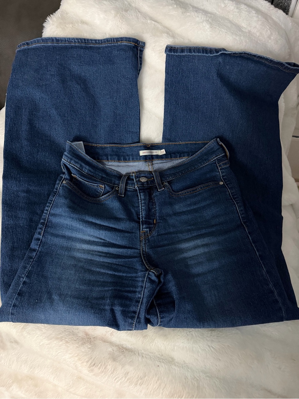 Levi’s 27x30 Classic Dark Blue Women's Jeans - Comfortable Everyday Fit